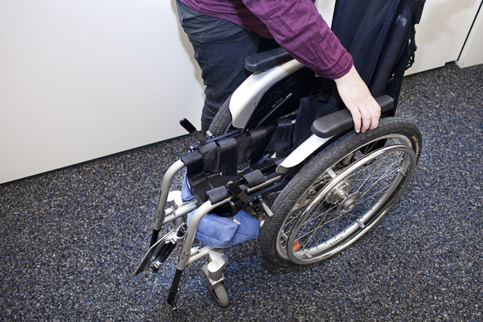 Rollstuhlhandhabung_04.jpg